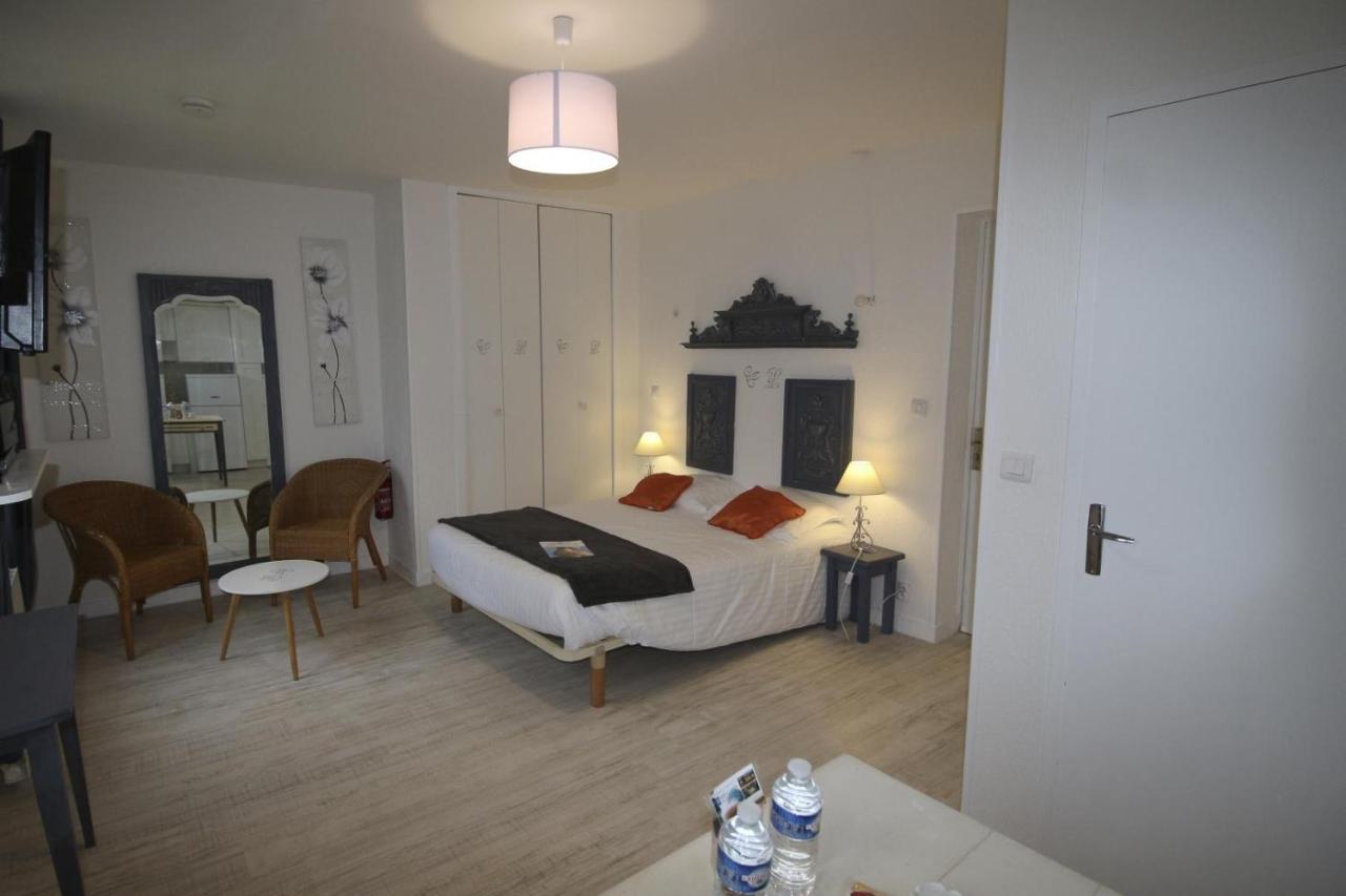 Au Clos Paille Posay Hotel