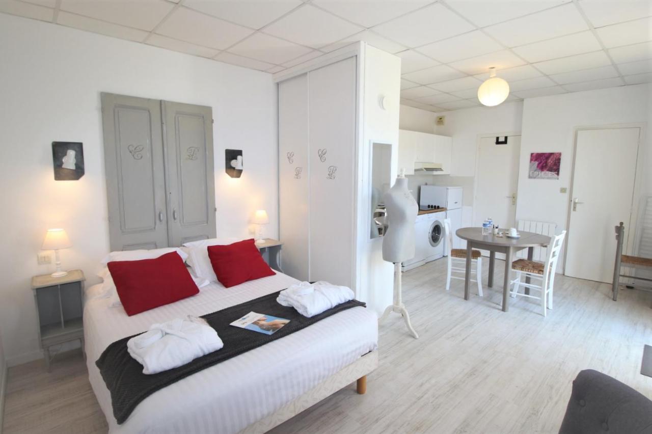 Hotel Au Clos Paille Posay 3*